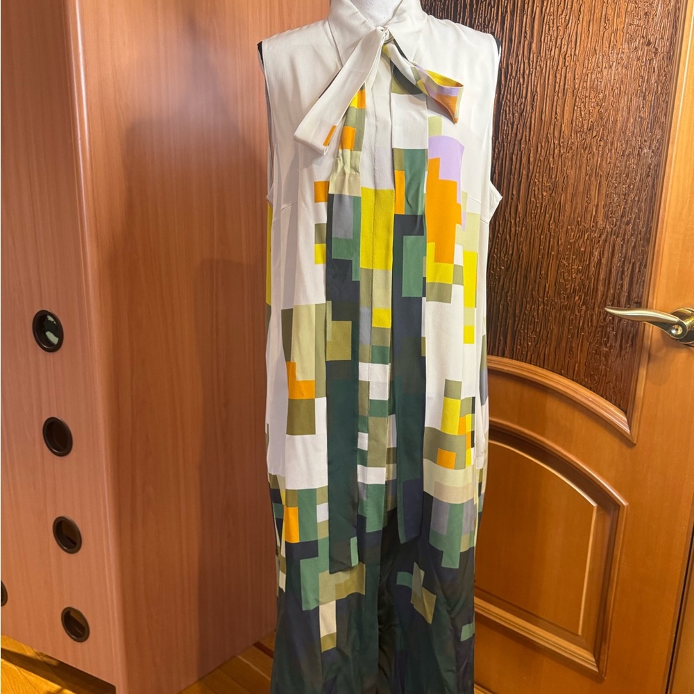 Akris Pixel Flowers Sleeveless Silk Crepe
Shirtdress 16 - Picture 9 of 16
